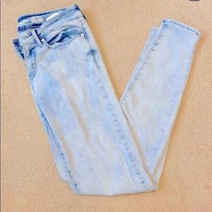 LEVIS low rise jeggings!